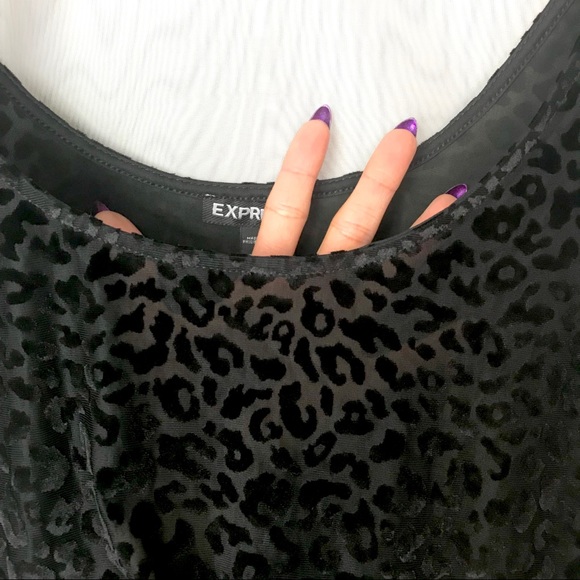 🚫SOLD🚫Express mesh & velvet burnout crop tank - Picture 3 of 7